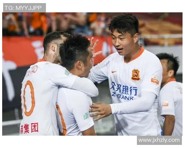 上海足球队以69分领跑冠军赛积分榜展现强劲实力 上海足球队以69分领跑冠军赛积分榜展现强劲实力